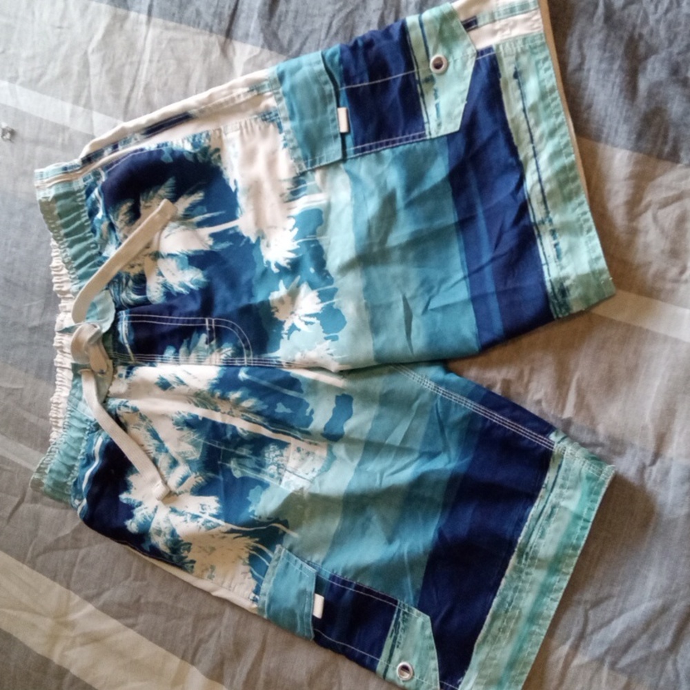 Wave Zone Hawaiian Swim Trunks
